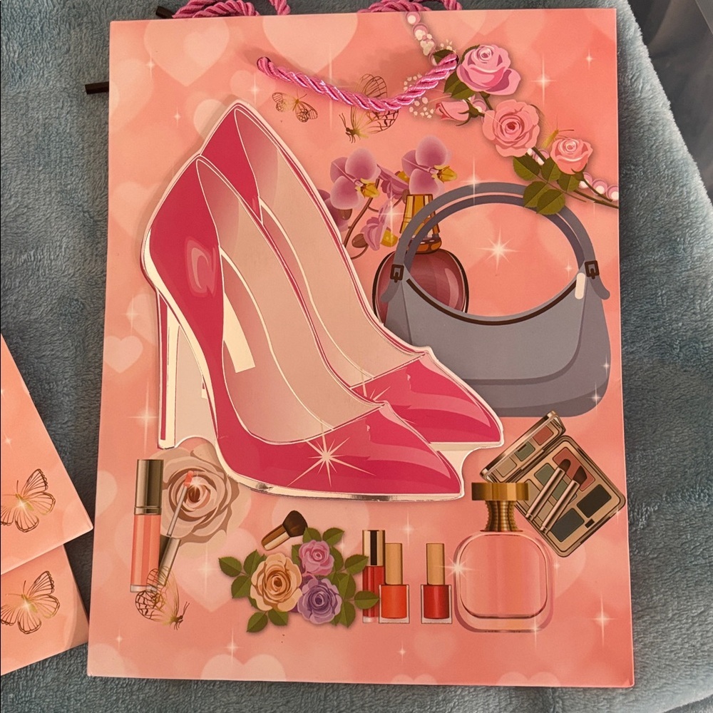 Pink Gift Bags with Fashion and Beauty Design(set of 6) - Picture 3 of 5